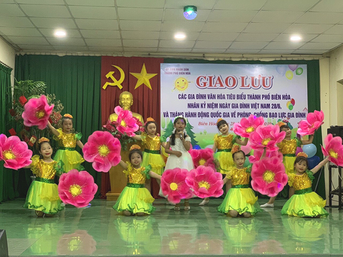 Thành phố Biên Hòa tổ chức giao lưu các gia đình văn hóa tiêu biểu nhân kỷ niệm Ngày Gia đình Việt Nam 28-6.jpg