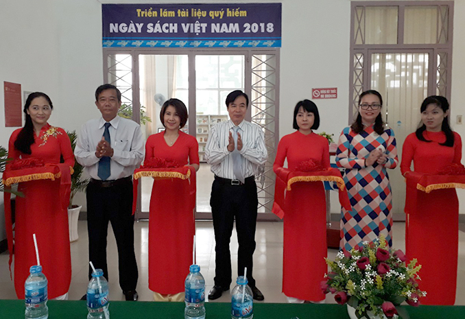 Trien lam sach 2018.jpg
