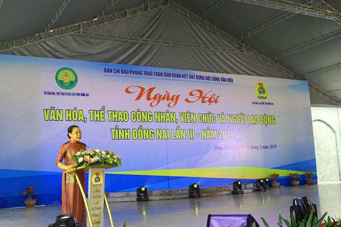 Bà Nguyễn Thị Mộng Bình - PGĐ Sở VHTTDL - Trưởng ban BTC Ngày hội phát biểu khai mạc.jpg