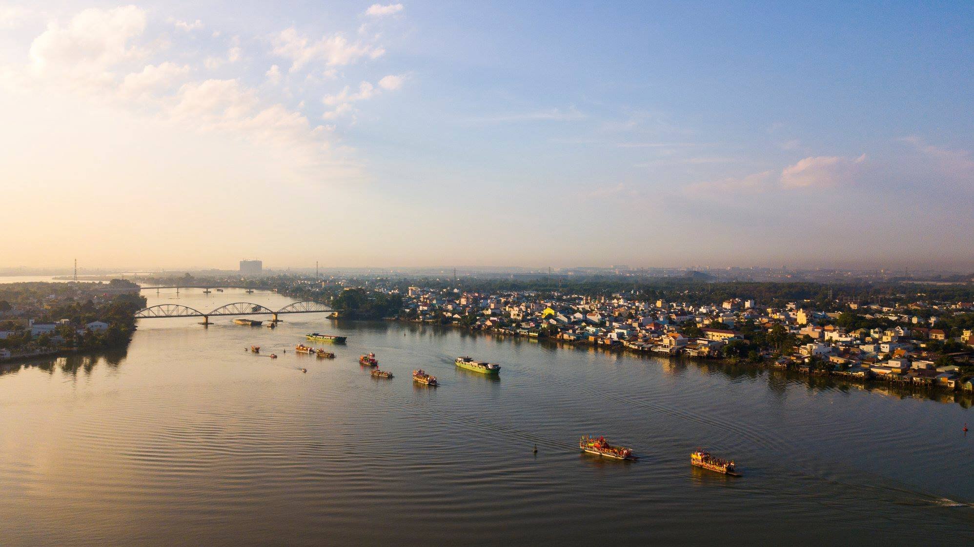 Một góc sông Đồng Nai trong lễ hội chùa Ông